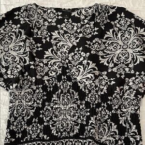 White House Black Market Kimono Style Monochrome Floral Blouse Size Medium